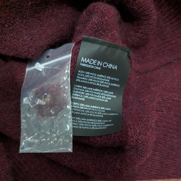BNWOT Club Monaco Alpaca wool off the shoulder sweater - Picture 9 of 9